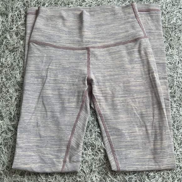 Women’s Lululemon Striped Purple Wunder Under Leggings Size 6 - Picture 4 of 7